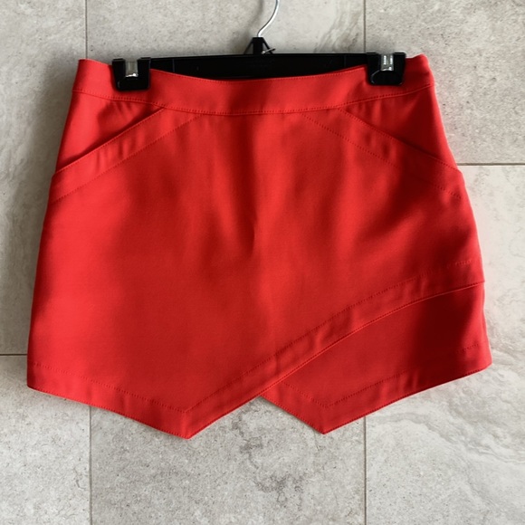 Top and skirt set by BCBGmaxaazaria - Picture 12 of 14